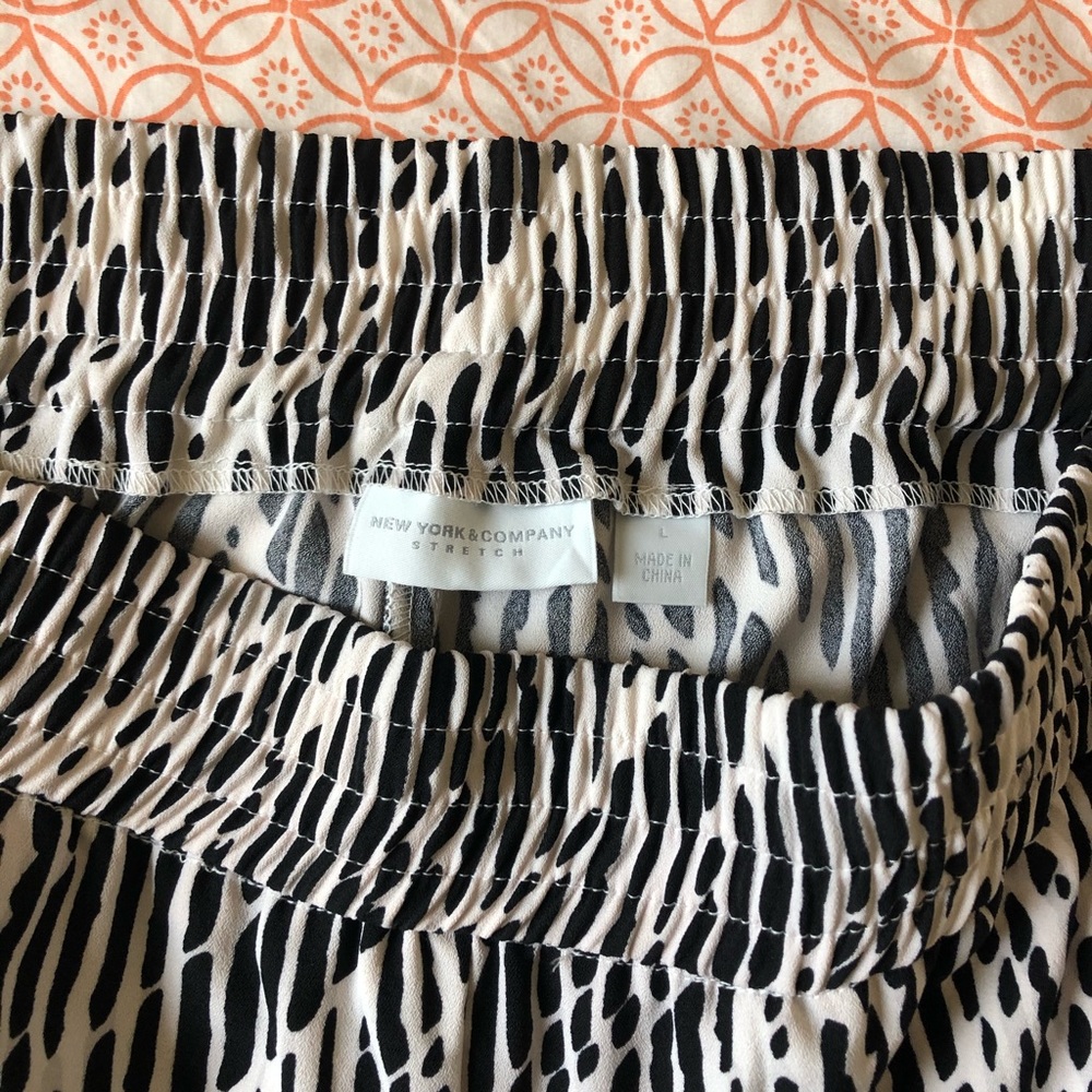 New York & Company Black and White Joggers